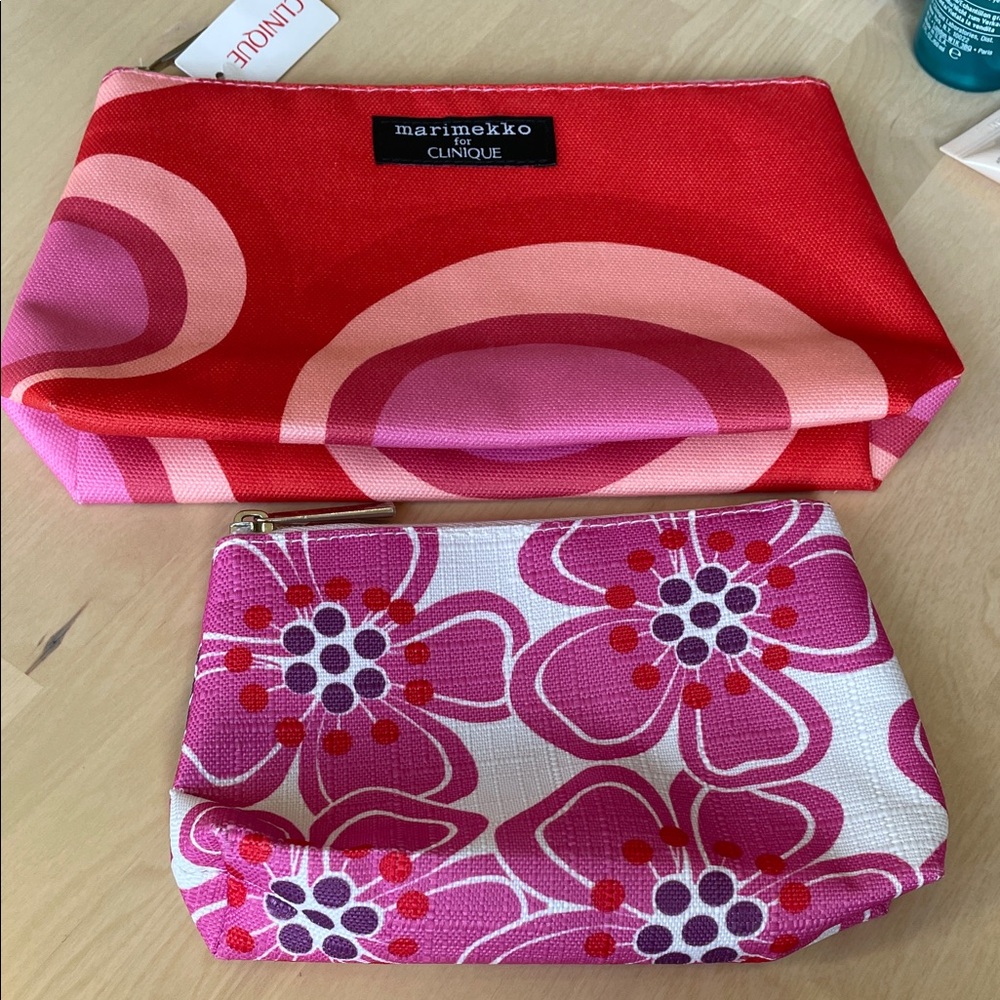 NIP Clinique Lipstick, Travel Items with Marimekko Cosmetic Bag - Picture 10 of 10